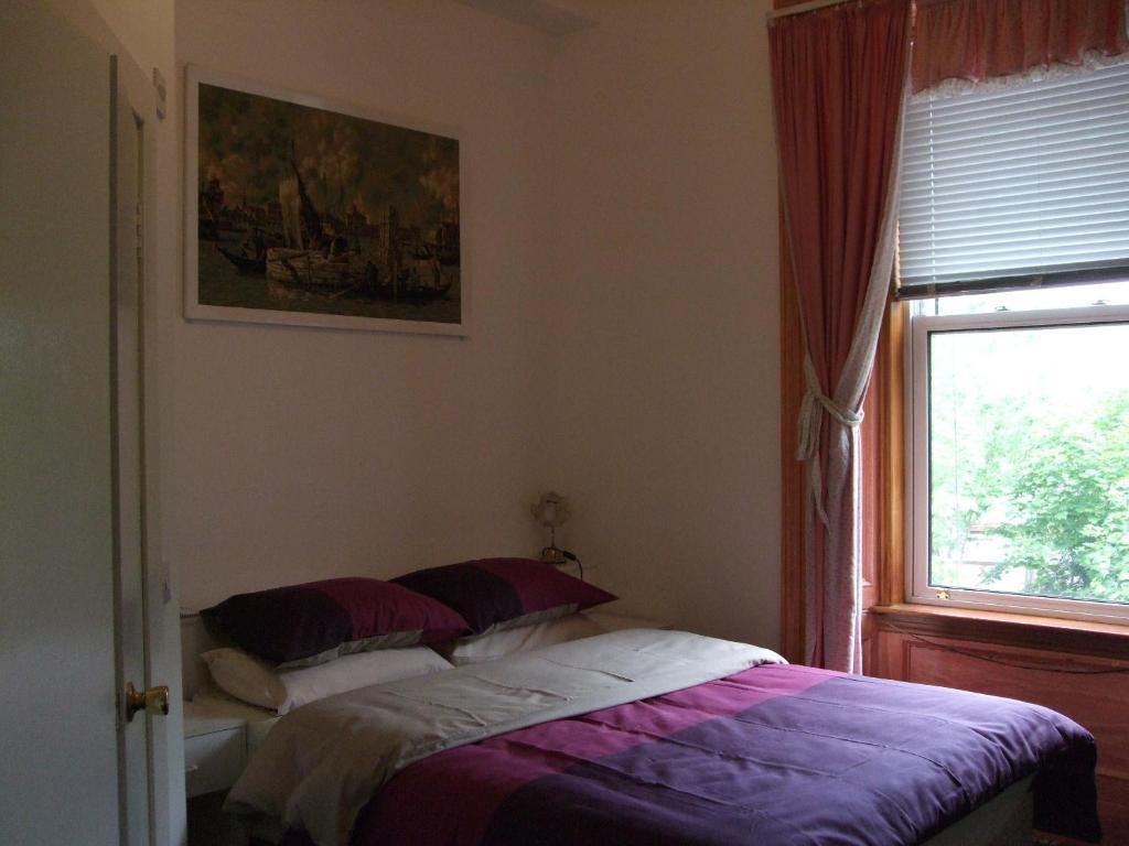 Swan Lake Guest House Edinburgh Bilik gambar