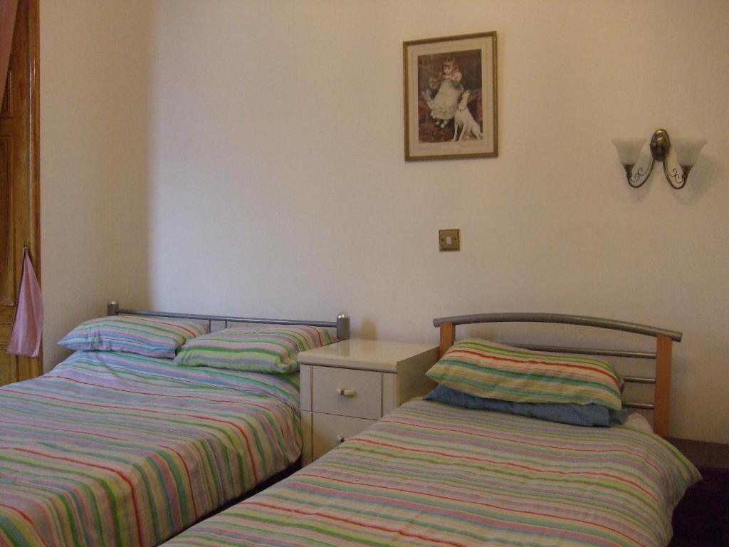 Swan Lake Guest House Edinburgh Bilik gambar