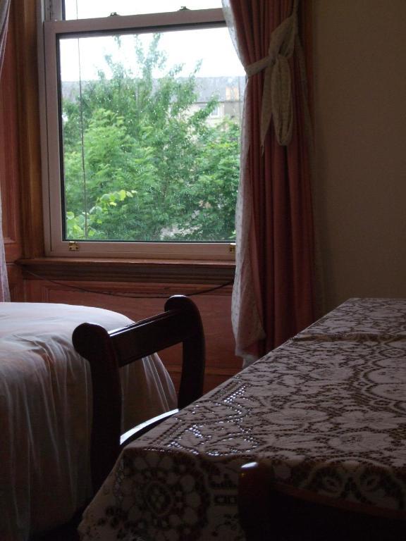 Swan Lake Guest House Edinburgh Bilik gambar